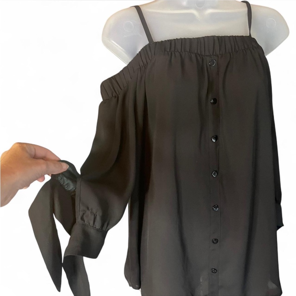 IZ Byer Off The Shoulder Top M